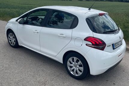 Peugeot 208 132.000 km 5.095 &euro; Gärtringen 71116