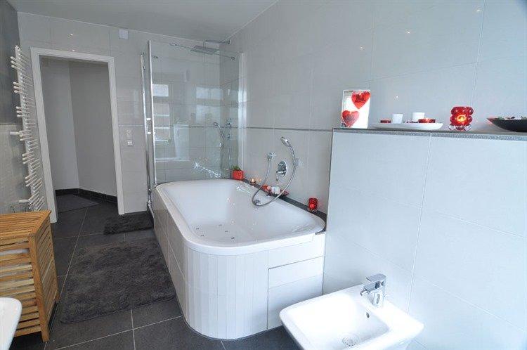 Erdgeschoßwohnung Stuttgart Bad Cannstatt - 7 Zimmer, 160 m&sup2;, 550.000&euro; | Angebot:27256457
