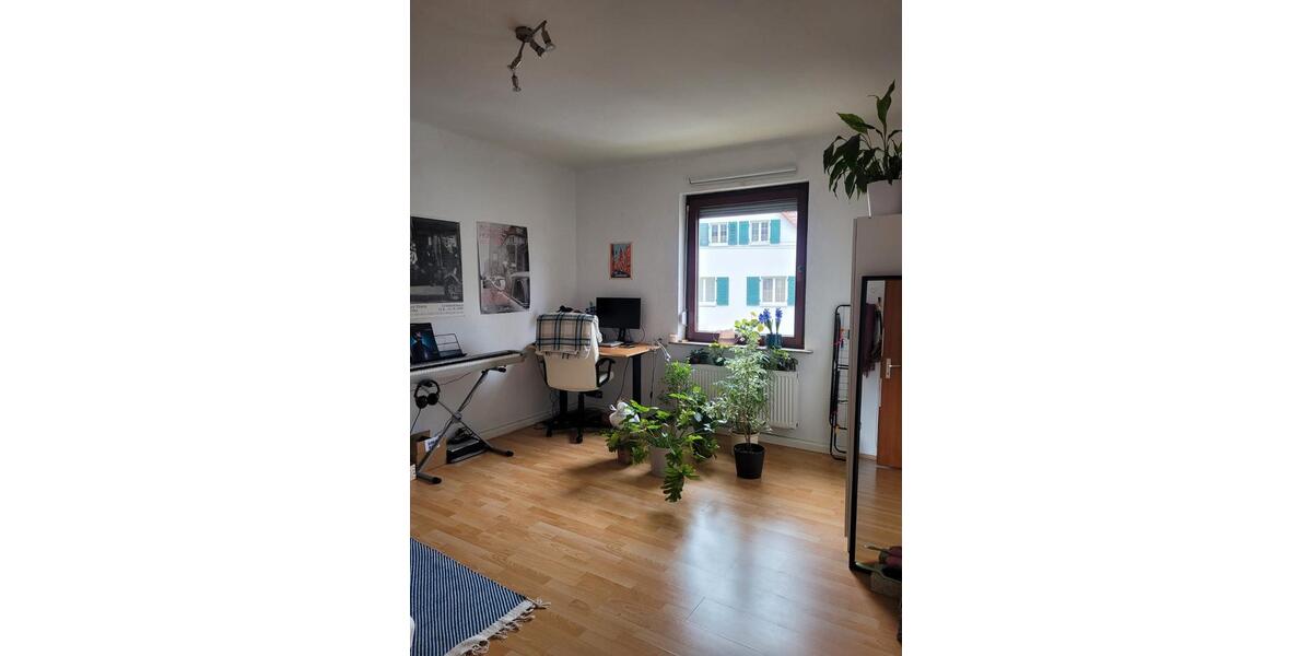 Etagenwohnung Stuttgart Luginsland - 1 Zimmer, 17 m&sup2;, 340&euro; | Angebot:26238390