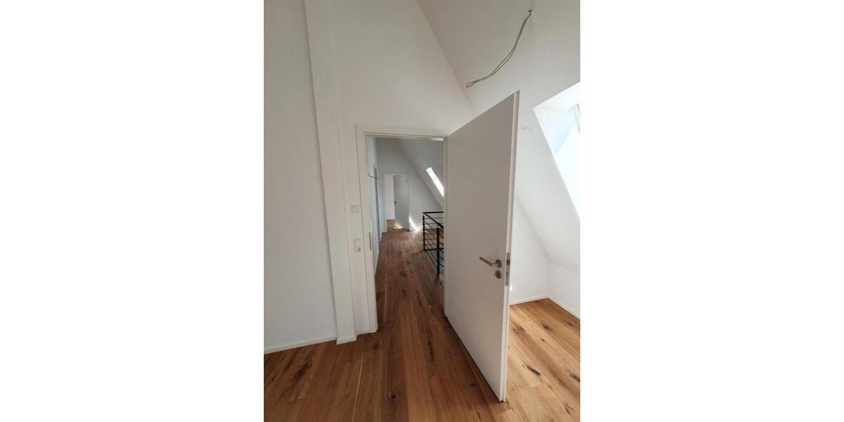 Maisonettenwohnung Schwieberdingen - 4 Zimmer, 140 m&sup2;, 1.899&euro; | Angebot:26105582