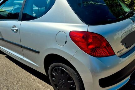 Peugeot 207 157.400 km 1.690 &euro; Filderstadt 70794