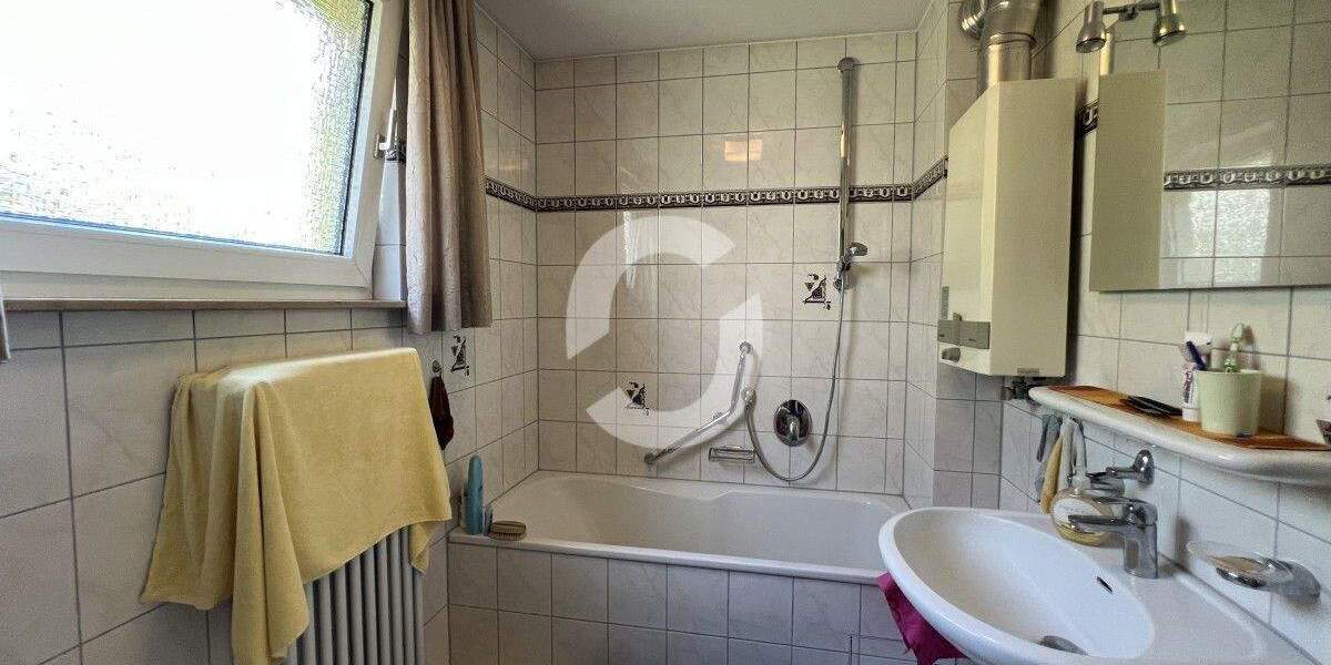 Mehrfamilienhaus, Wohnhaus Stuttgart Untertürkheim - 8 Zimmer, 206 m&sup2;, 700.000&euro; | Angebot:24861896