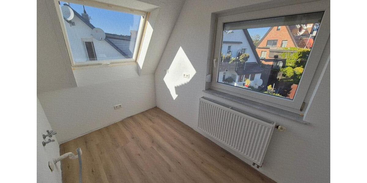 Dachgeschoßwohnung Stuttgart Luginsland - 2 Zimmer, 68 m&sup2;, 850&euro; | Angebot:26348636