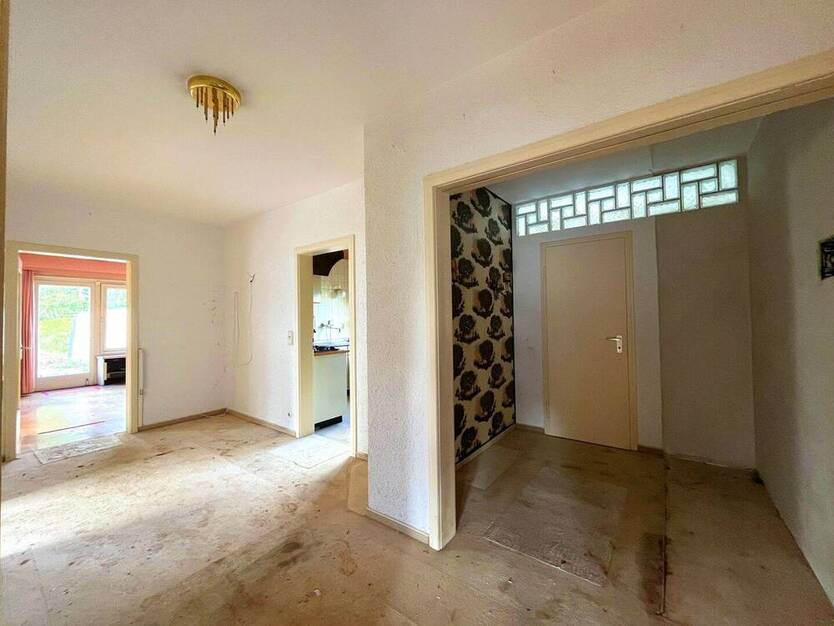 S-Schönberg: 2-3-Familienhaus mit viel Potenzial in bester Lage!***