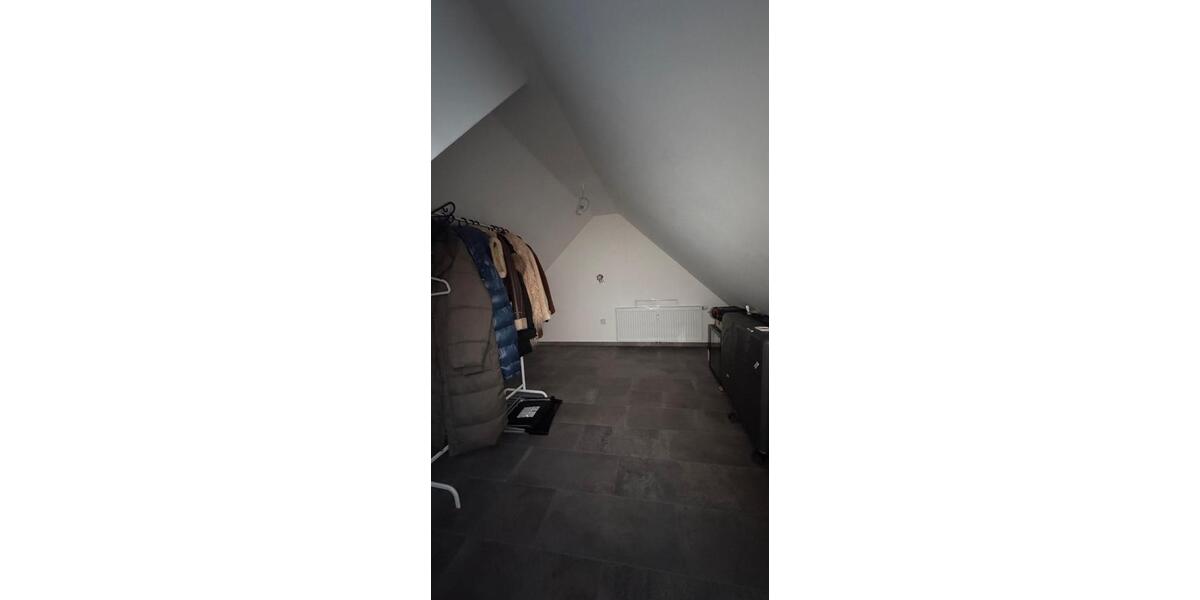 Dachgeschoßwohnung Plochingen - 2.5 Zimmer, 65 m&sup2;, 1.100&euro; | Angebot:25371392