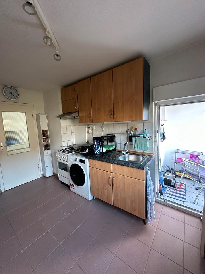 Helle 2-Zimmer-Wohnung mit Balkon und Stellplatz in Ludwigsburg zimmer