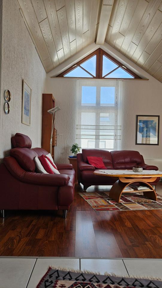Helle, attraktive 3,5 Zimmer-Dachgeschoßwohnung mit Terrasse