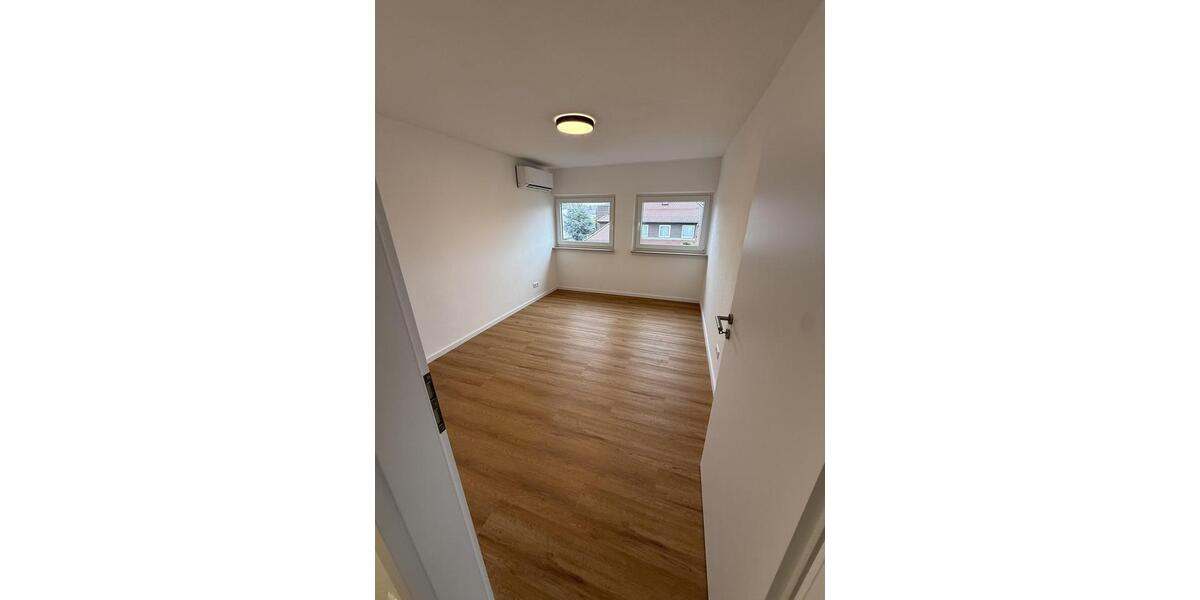 Dachgeschoßwohnung Stuttgart Stuttgart-Nord - 3 Zimmer, 75 m&sup2;, 1.200&euro; | Angebot:25421751