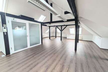 Büro in Stuttgart 750 € 75 m²