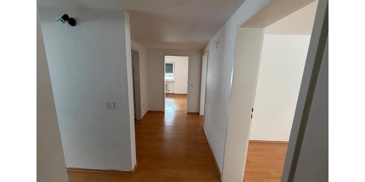 Etagenwohnung Böblingen Dagersheim - 3 Zimmer, 75 m&sup2;, 1.300&euro; | Angebot:24398232