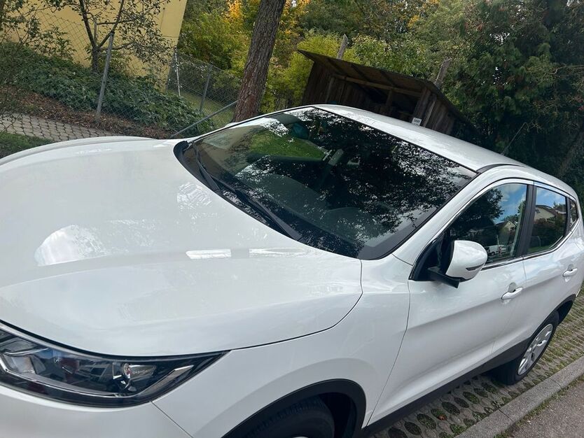 Nissan Qashqai 105.000 km 12.999 € Stuttgart 70567
