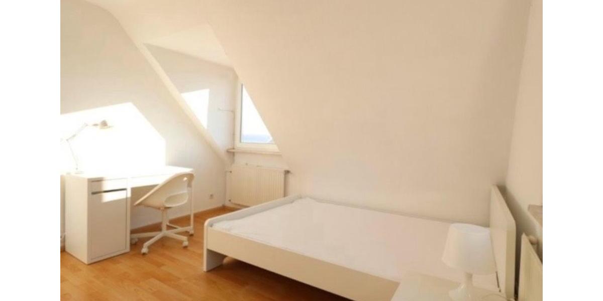 Dachgeschoßwohnung Stuttgart Zuffenhausen - 3 Zimmer, 55 m&sup2;, 550&euro; | Angebot:25304104