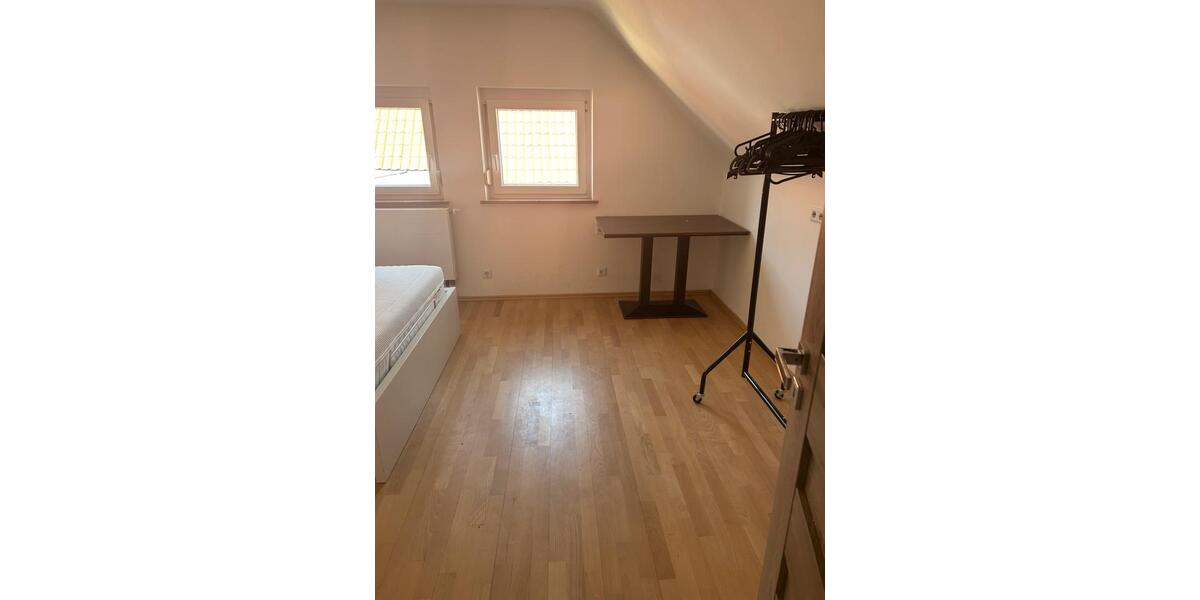 Dachgeschoßwohnung Stuttgart Fasanenhof-Ost - 2 Zimmer, 55 m&sup2;, 1.000&euro; | Angebot:26611941