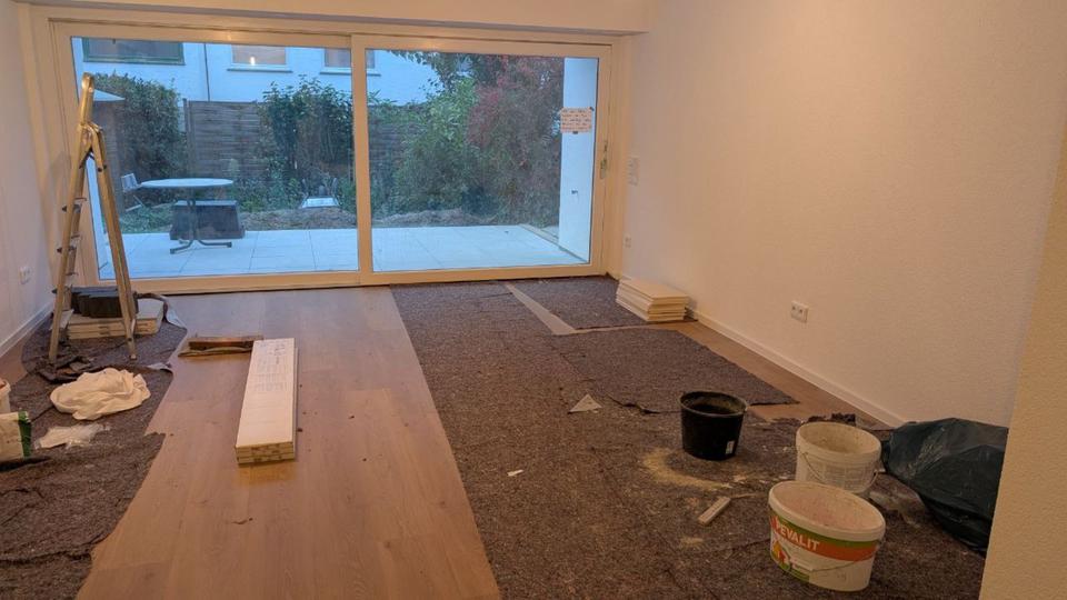 Erstbezug! Energetisch modernisiertes RMH, EBK, FBH, Terasse, etc 6 zimmer