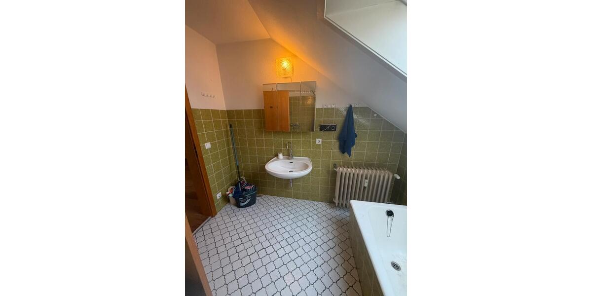 Etagenwohnung Kirchheim unter Teck - 4 Zimmer, 110 m&sup2;, 1.400&euro; | Angebot:25390611