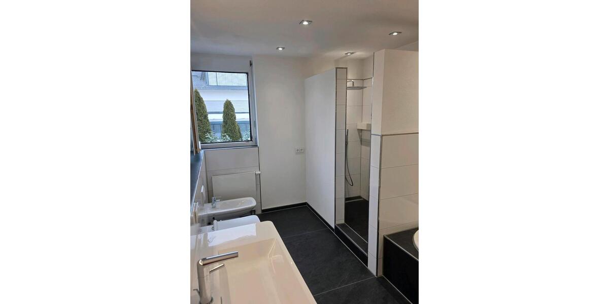 Doppelhaushälfte Weinstadt - 8 Zimmer, 220 m&sup2;, 1.490.000&euro; | Angebot:26232326