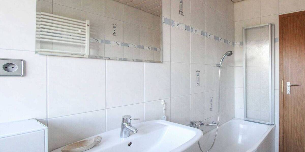 Reihenendhaus Stuttgart Rot - 6 Zimmer, 131 m&sup2;, 398.000&euro; | Angebot:26487029