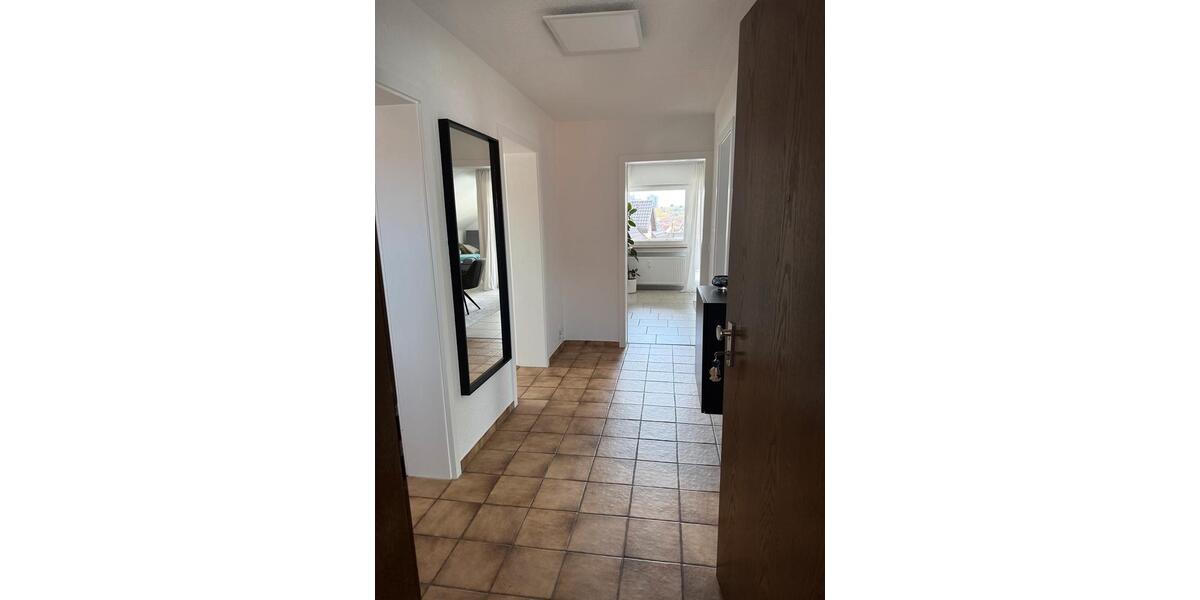 Dachgeschoßwohnung Fellbach Oeffingen - 4 Zimmer, 90 m&sup2;, 1.200&euro; | Angebot:26119987