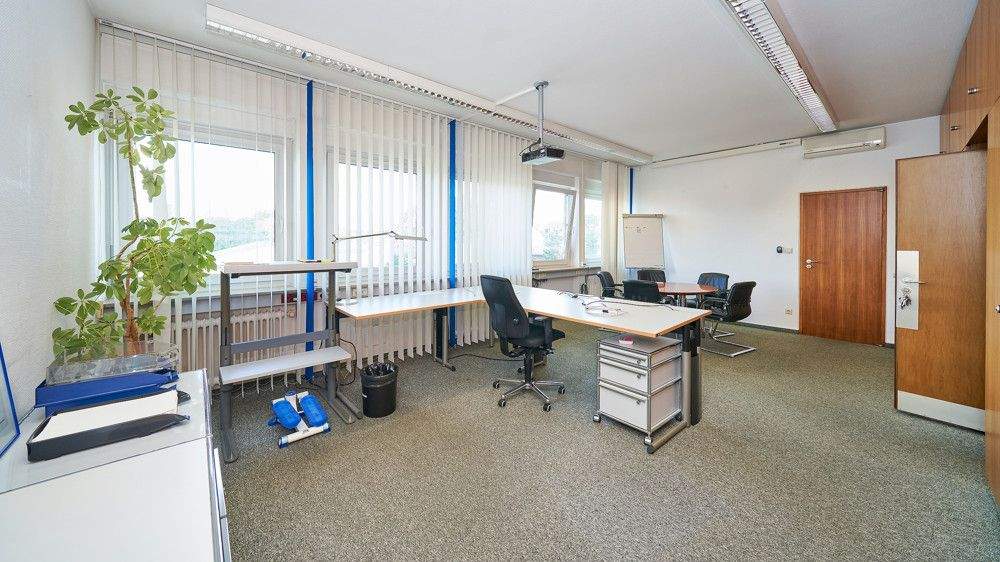 Vielseitiger Gewerbekomplex mit flexiblen Nutzungsmöglichkeiten *** Auch Teilflächen sind möglich! zimmer