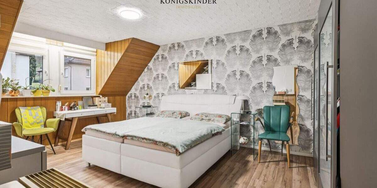 ** Wohnen mit Wohlfühlfaktor: 3-Zimmer-Wohnung mit Gartennutzung und Dachgeschoss ** 3 zimmer