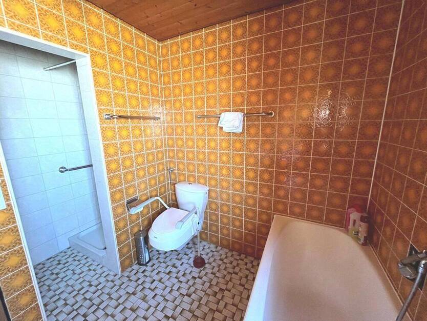 Doppelhaushälfte in ruhiger Ortsrandlage.