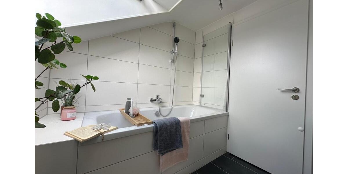 Dachgeschoßwohnung Ditzingen - 2.5 Zimmer, 52 m&sup2;, 950&euro; | Angebot:26315108