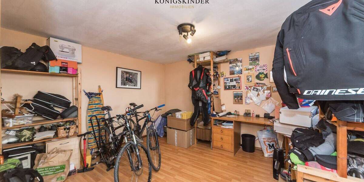 NEU: PROVISIONSFREI! Sehr schöne Doppelhaushälfte mit großem Garten und Garage - sofort bezugsfrei!! 5 zimmer