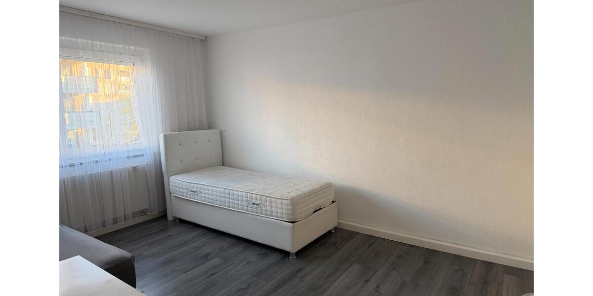 Etagenwohnung Esslingen am Neckar Pliensauvorstadt - 4 Zimmer, 110 m&sup2;, 1.500&euro; | Angebot:26271063