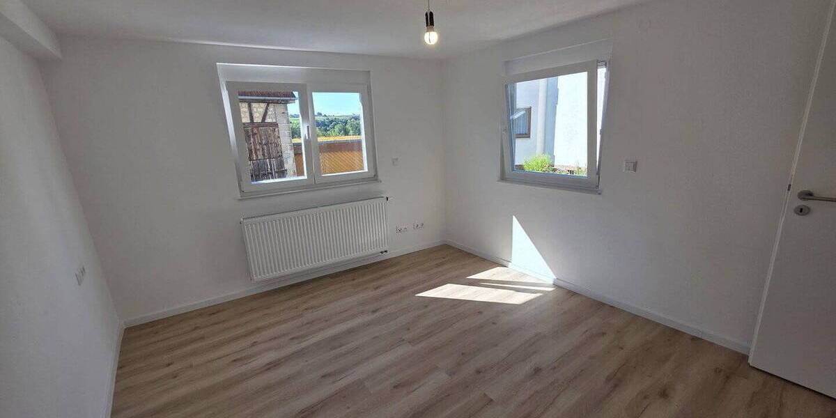 Doppelhaushälfte Nürtingen Neckarhausen - 8 Zimmer, 135 m&sup2;, 475.000&euro; | Angebot:26290170
