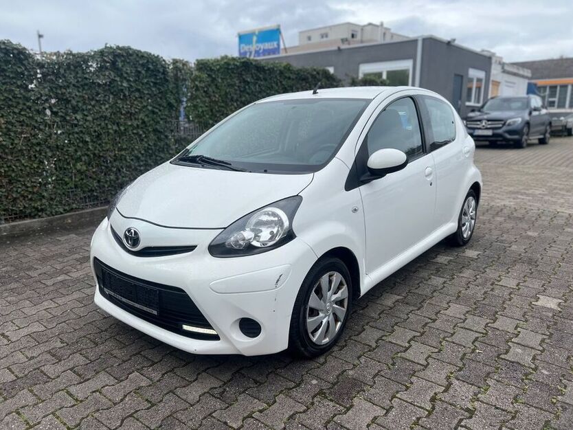Aygo (X)