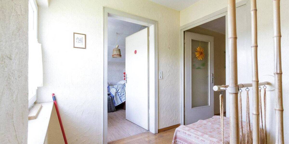 Einfamilienhaus Nürtingen Oberensingen - 8 Zimmer, 180 m&sup2;, 695.000&euro; | Angebot:26122742
