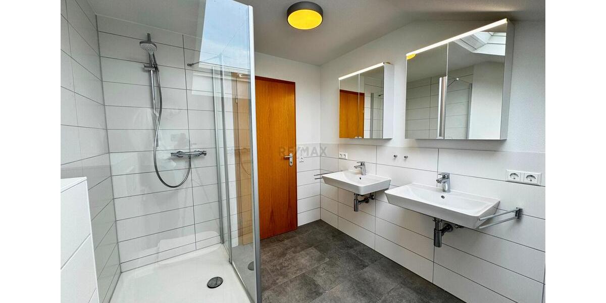 Zentral gelegen – mit Weitblick ins Grüne 8 zimmer