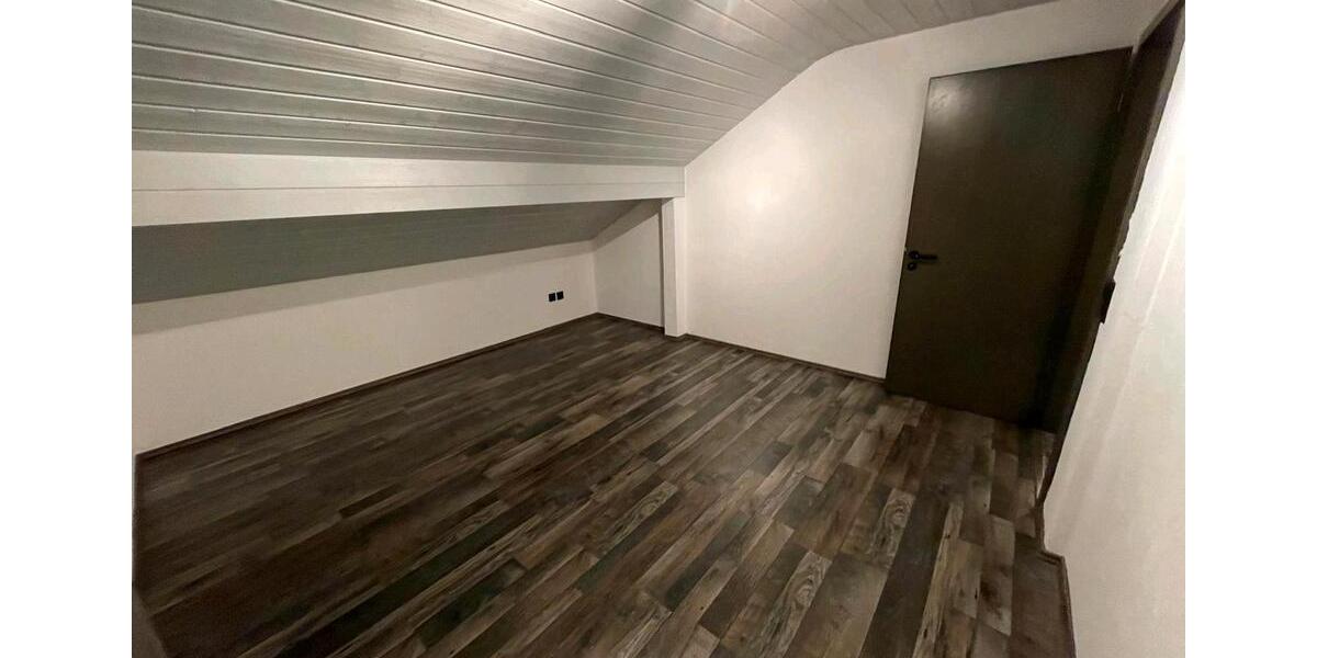 Dachgeschoßwohnung Vaihingen an der Enz - 3.5 Zimmer, 76 m&sup2;, 299.000&euro; | Angebot:24744068