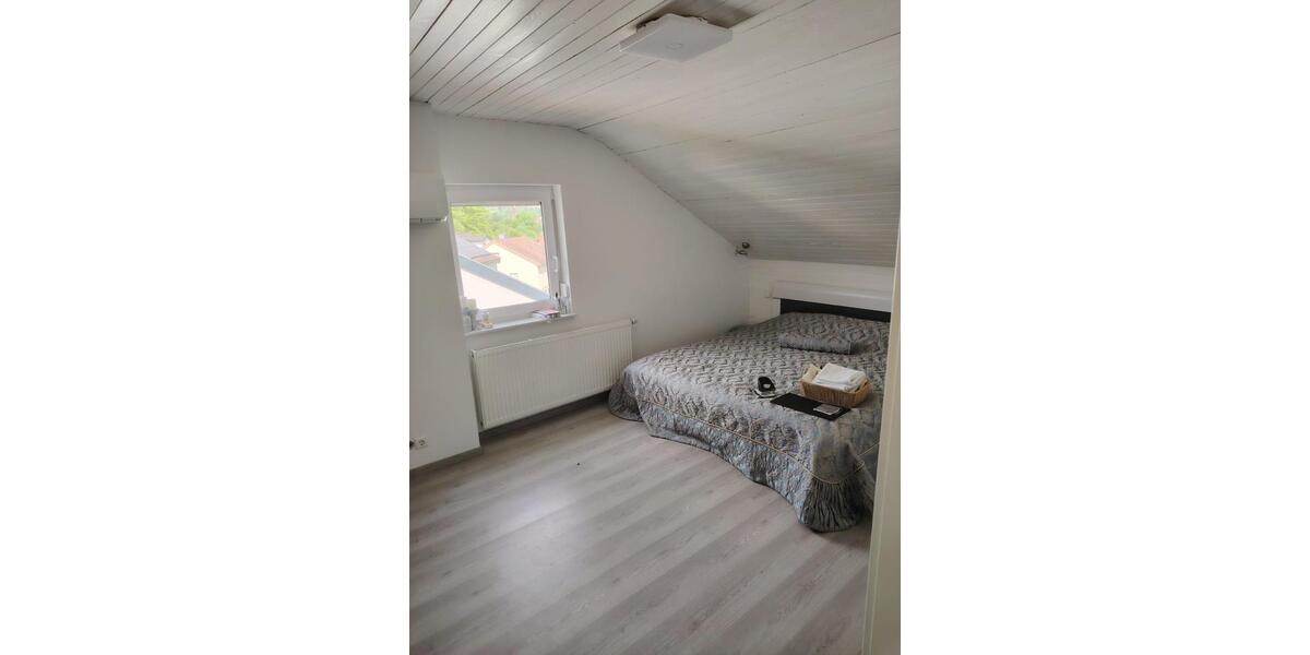 Doppelhaushälfte Ebersbach an der Fils - 5.5 Zimmer, 139 m&sup2;, 550.000&euro; | Angebot:27131693
