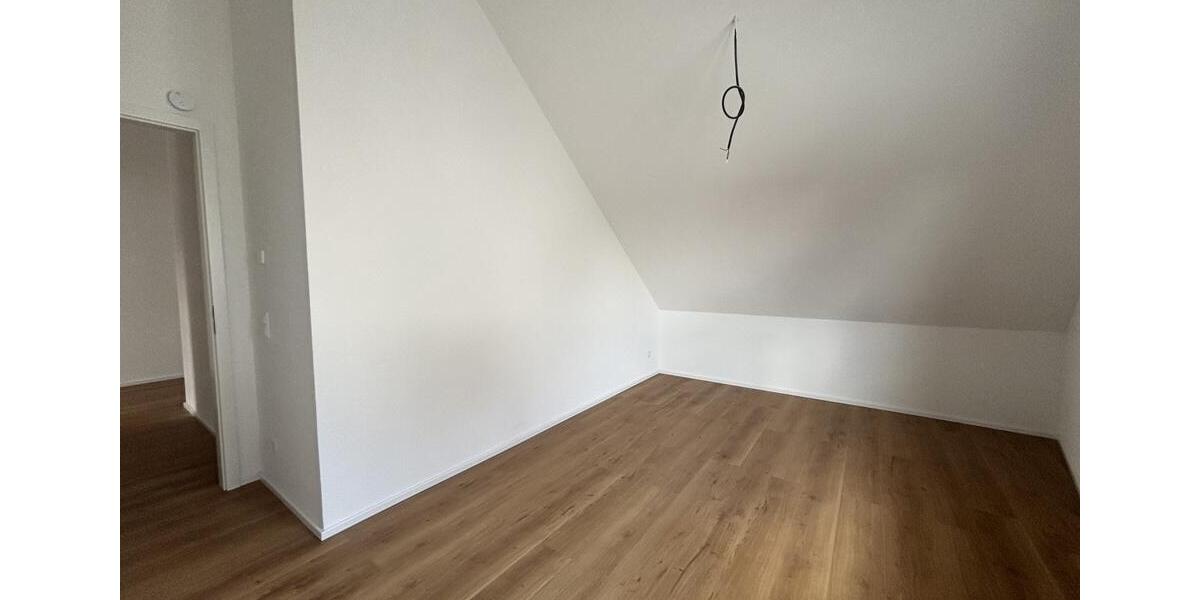 Etagenwohnung Ludwigsburg Hoheneck - 3.5 Zimmer, 90 m&sup2;, 1.350&euro; | Angebot:26234674