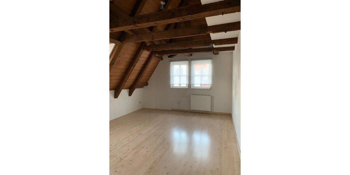 Dachgeschoßwohnung Ludwigsburg Hoheneck - 2.5 Zimmer, 70 m&sup2;, 219.000&euro; | Angebot:26844883