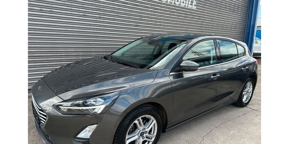 Ford Focus 85.860 km 14.900 € Sindelfingen 71065
