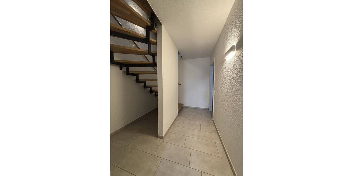 Reihenmittelhaus Freiberg am Neckar / Heutingsheim Heutingsheim - 4 Zimmer, 134 m&sup2;, 2.100&euro; | Angebot:26917533