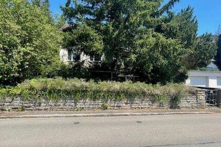 Abbruch und Neubauen oder Sanieren! 9,44 Ar Grundstück mit großzüg. 2-Fam.-Hs. in exponierter Wohnlage! 1 zimmer