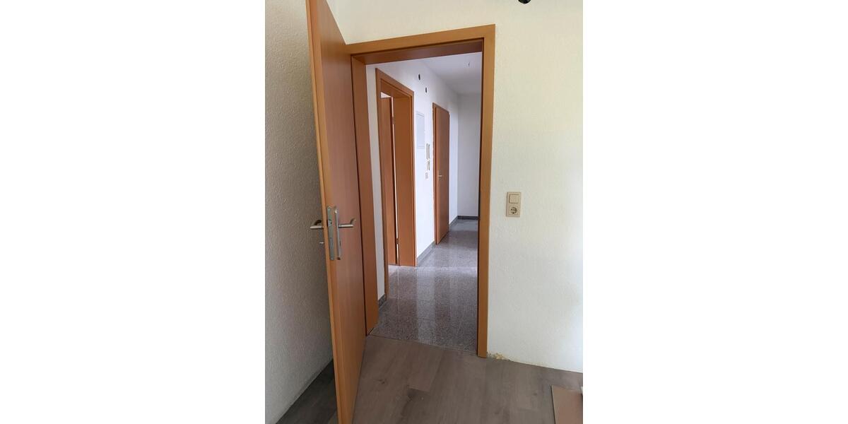 Erdgeschoßwohnung Stuttgart Zuffenhausen - 3 Zimmer, 55 m&sup2;, 1.150&euro; | Angebot:26663420