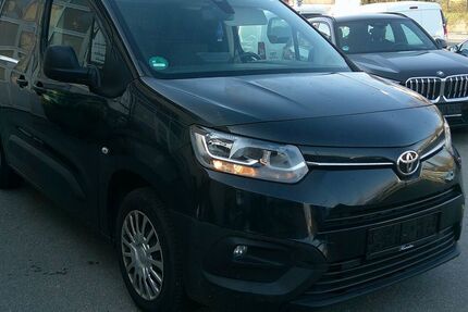 Toyota Proace City 100.000 km 10.960 &euro; Sindelfingen 71065