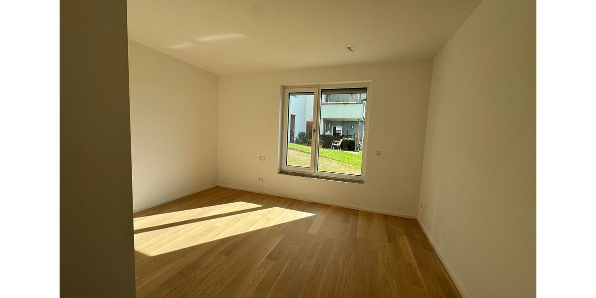 Terrassenwohnung Esslingen am Neckar Oberesslingen - 4 Zimmer, 135 m&sup2;, 2.565&euro; | Angebot:26004778