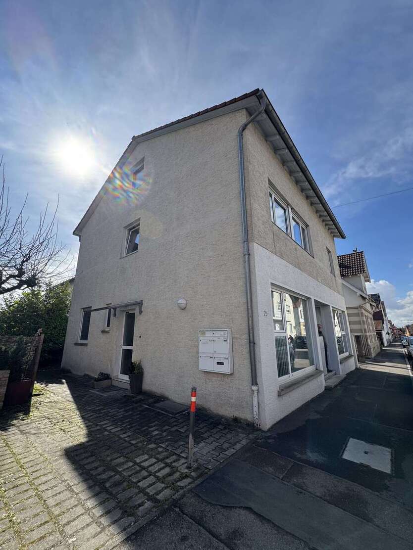 Haus zum Kaufen in Ostfildern 749.000 € 300 m² 12 zimmer