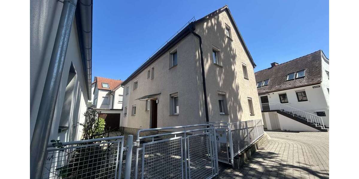 Einfamilienhaus Stuttgart Zuffenhausen - 8 Zimmer, 112 m&sup2;, 430.000&euro; | Angebot:27143108
