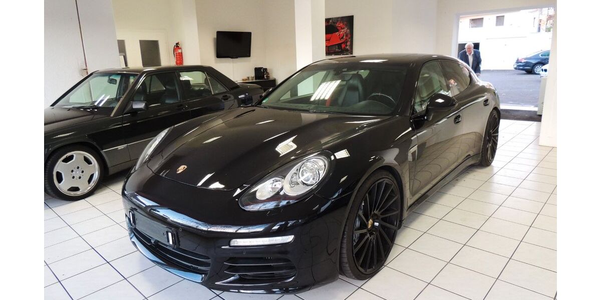 Porsche Panamera 135.000 km 34.999 &euro; Metzingen 72555