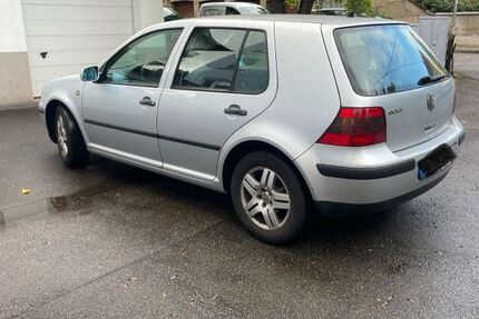 VW Golf 277.615 km 1.250 € Stuttgart 70188