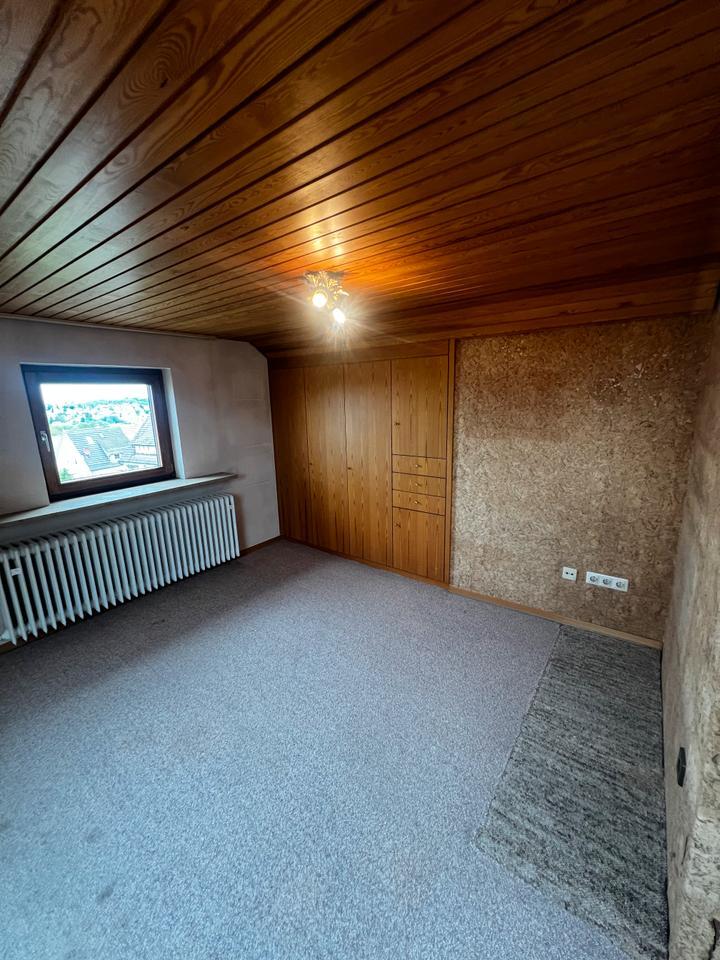 TOP-LAGE REIHENENDHAUS, GROßER GARTEN, GARAGE, KÜ, BAD, GÄSTE-WC,