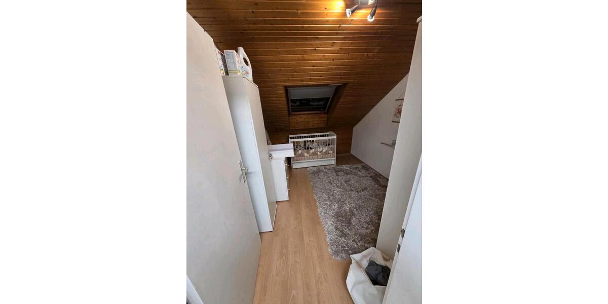 Dachgeschoßwohnung Esslingen am Neckar Pliensauvorstadt - 3 Zimmer, 57 m&sup2;, 1.070&euro; | Angebot:25844592