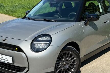 Mini Cooper SE 14.000 km 29.900 &euro; Stuttgart 70599