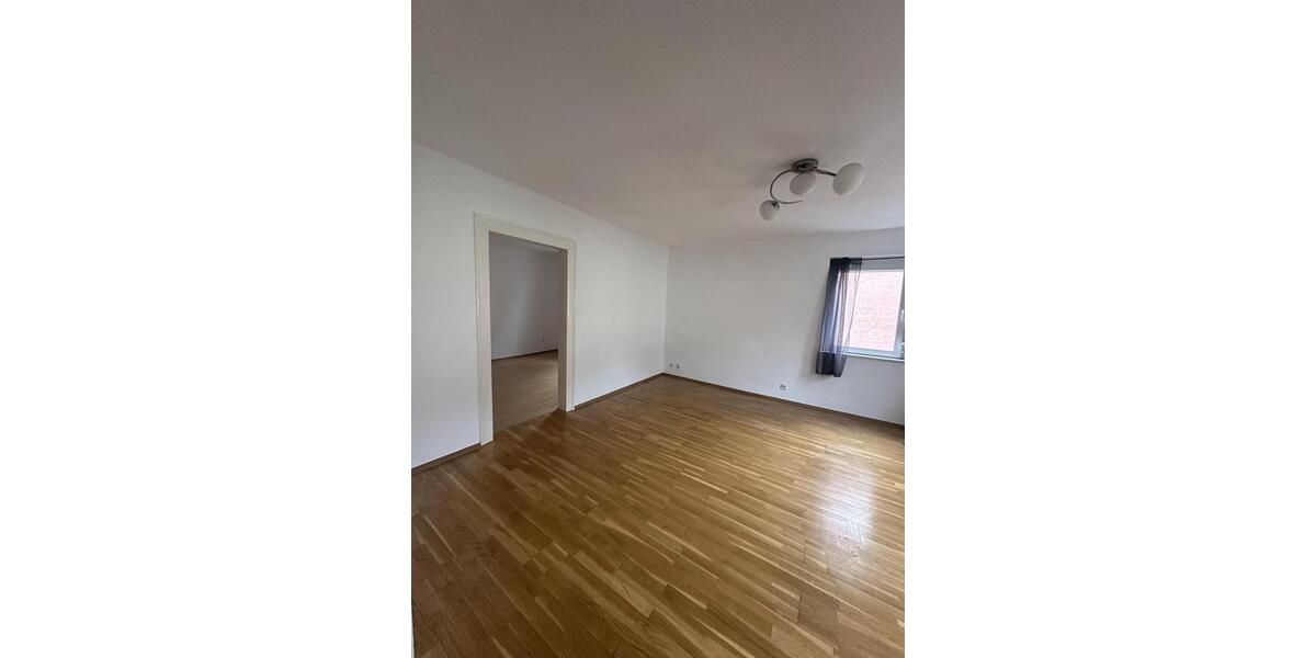 Doppelhaushälfte Stuttgart Vaihingen - 5 Zimmer, 128 m&sup2;, 1.750&euro; | Angebot:25157902